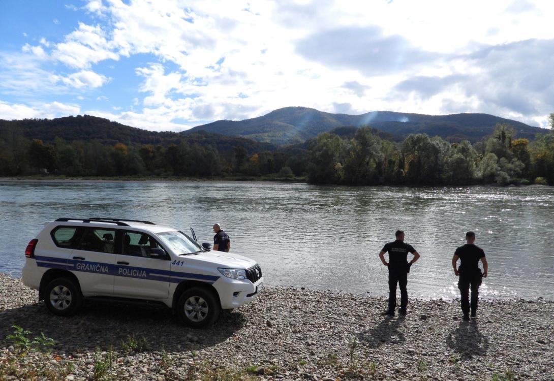Granična policija BiH i SIPA pronašli dva migrantska kampa s vatrenim oružjem i streljivom