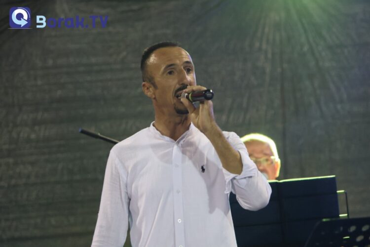 FOTO Održan humanitarni koncert “Pomozimo zajedno” u Klobuku