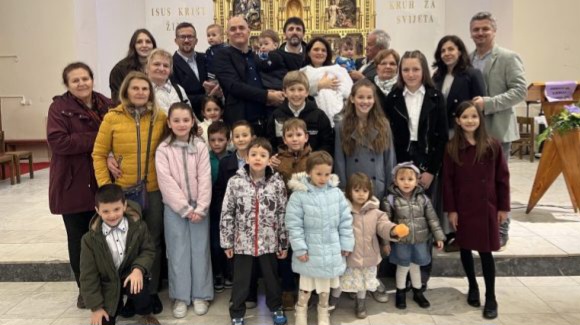 Krštenje sedmog djeteta u obitelji Batinić