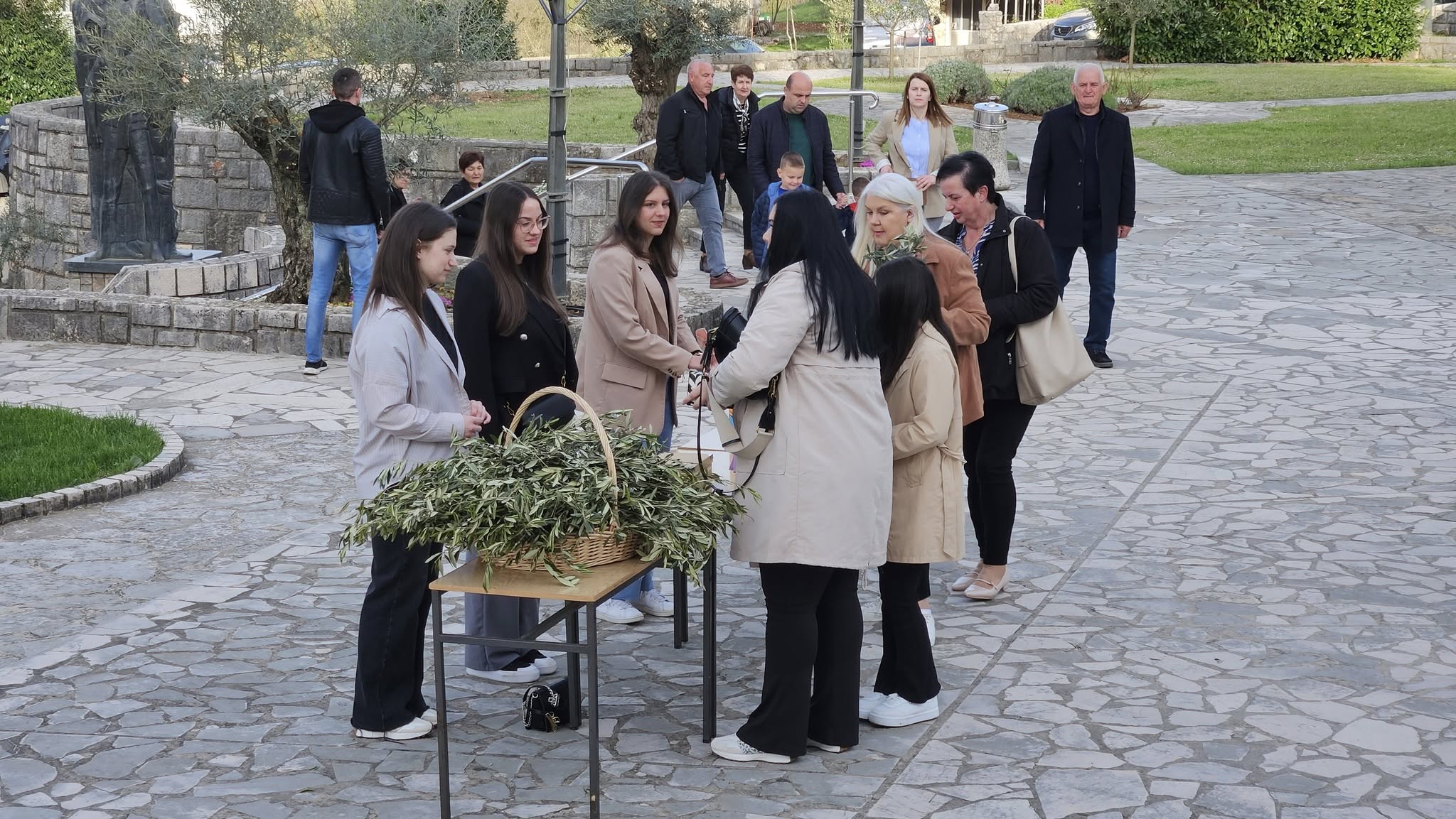 Župa Kočerin proslavila Cvjetnicu: Pjesma, molitva i pomoć potrebitima