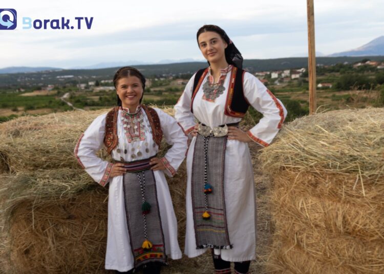 Ana i Luca oduševile bećarcem u Vionici – pogledajte video!