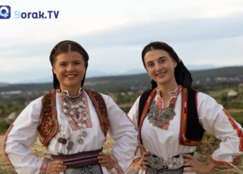 Ana i Luca oduševile bećarcem u Vionici – pogledajte video!