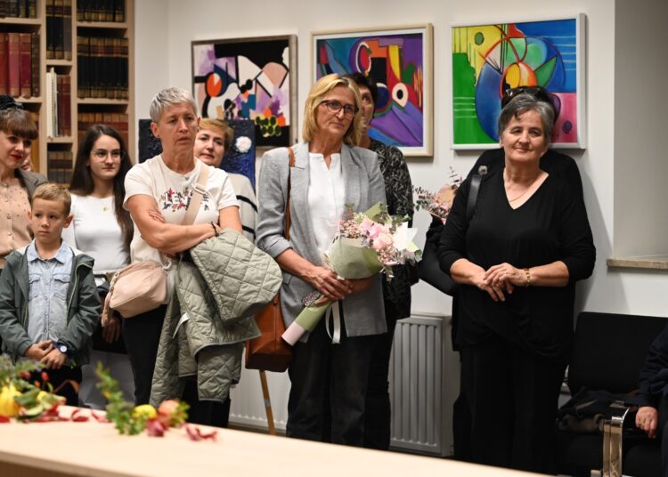 Otvorena izložba Anđelke Hrkać “Unutarnji svjetovi”