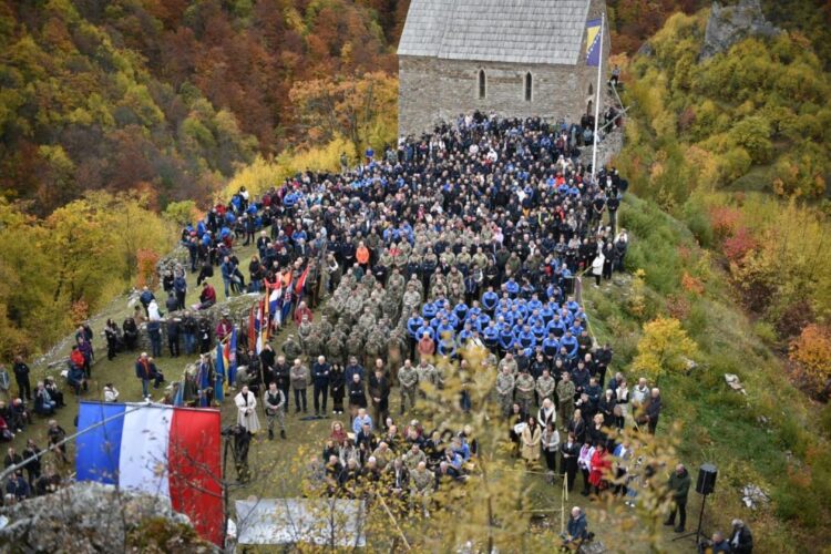 Djelatnici MUP-a ŽZH sudjelovali na Molitvenom danu za Domovinu na Bobovcu
