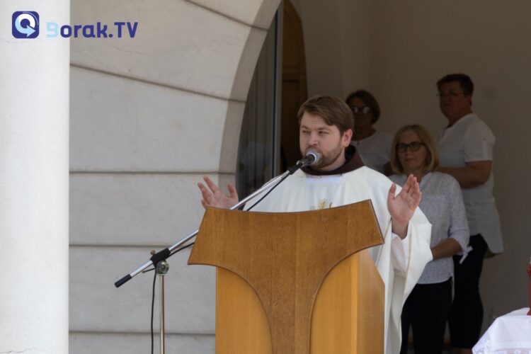 Fra Augustin Čordaš iskreno: “I svećenici se bore s tjeskobom i depresijom”