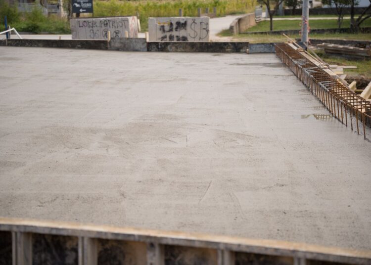 Završena armirano-betonska ploča mosta u Zavozniku