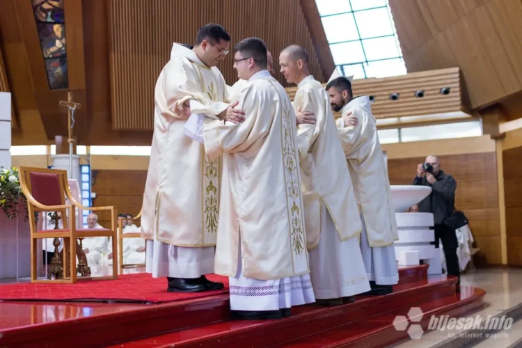 Hercegovina bogatija za tri nova đakona