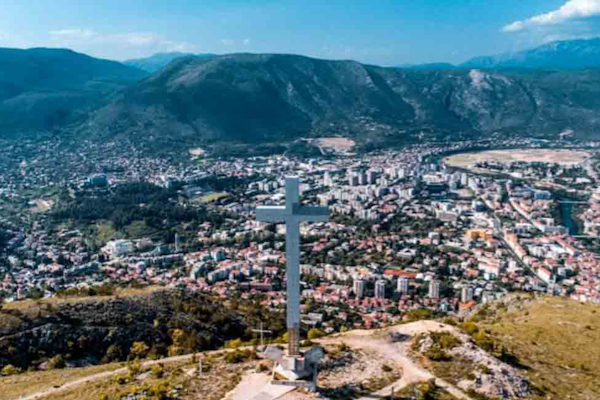 Uhićen muškarac iz Zenice zbog prijetnje rušenjem Križa iznad Mostara