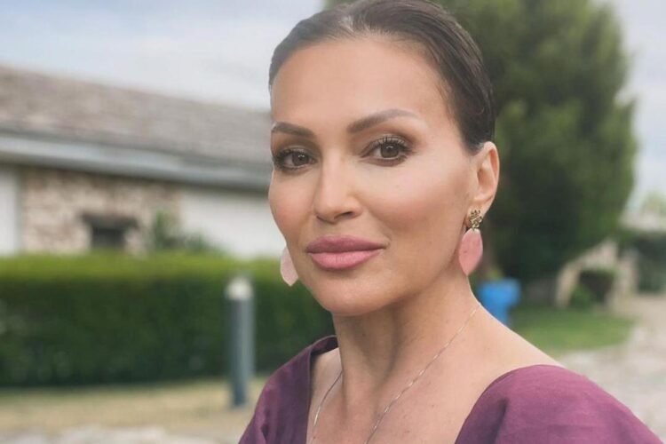 Nina Badrić i klapa Sebenico na večeri posvećenoj žilavki